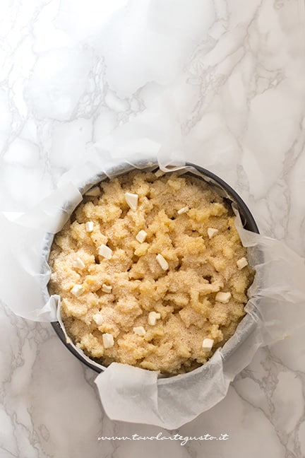 sbriciolare le patate sulla superficie - Sbriciolata di patate