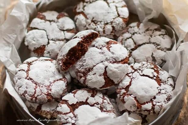 Chocolate Crinkles cookies - Ricetta di Tavolartegusto