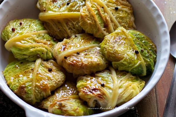 Involtini di verza - Ricetta Involtini di verza