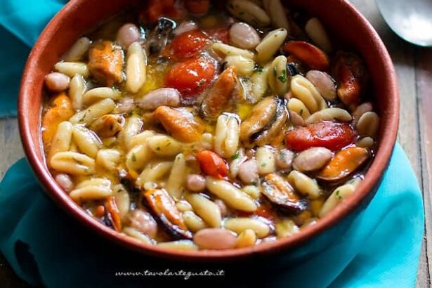 Pasta fagioli e cozze - Ricetta fagioli e cozze - Ricetta di Tavolartegusto