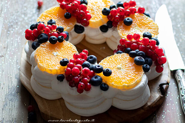 Pavlova - Torta Pavlova (Ricetta originale) - Ricetta di Tavolartegusto