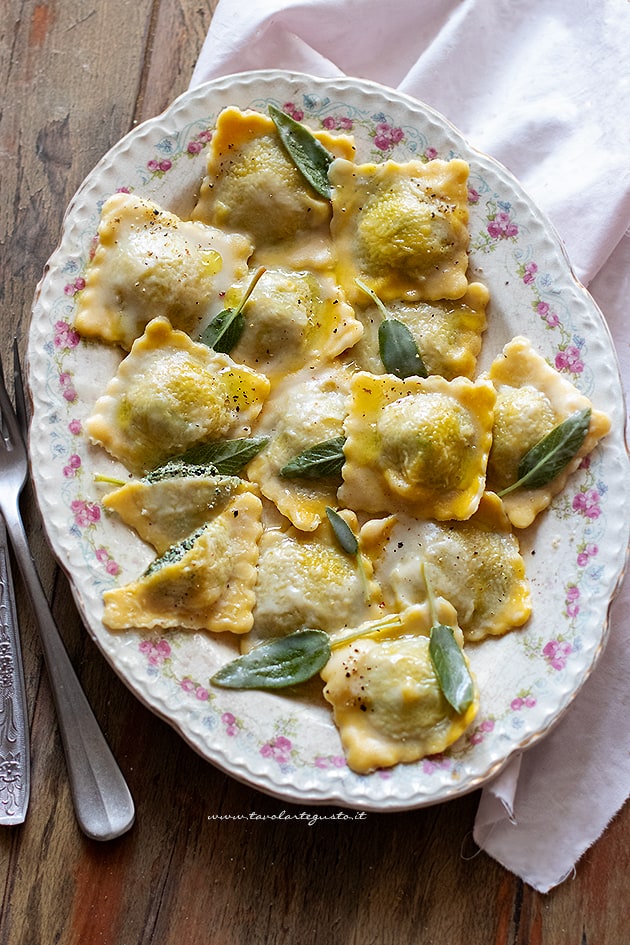 Ravioli ricotta e spinaci - Ricetta Ravioli-