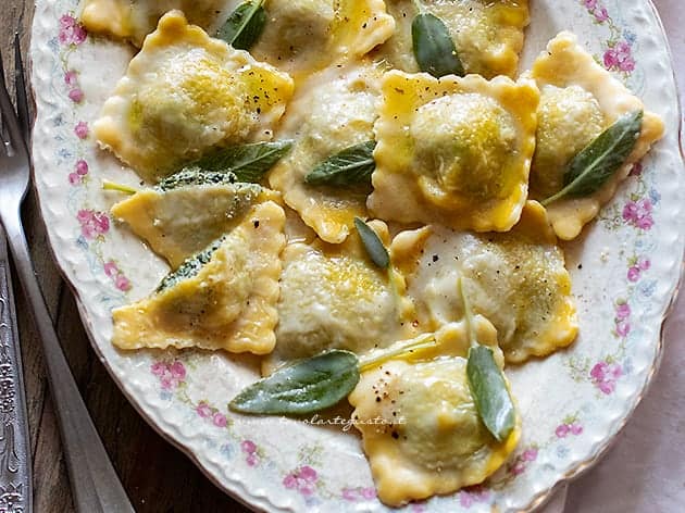 Ravioli ricotta e spinaci - Ricetta Ravioli