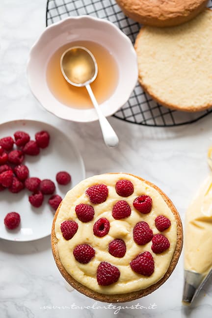 farcire con crema e lamponi - Ricetta Torta ai lamponi