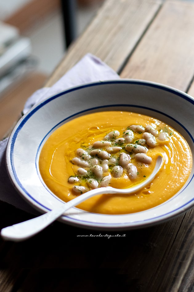 Cremosa di zucca e fagioli- - Ricetta di Tavolartegusto