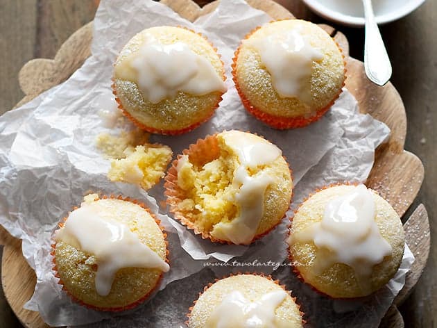 Muffin al limone (morbidissimi) : la Ricetta in 10 minuti!