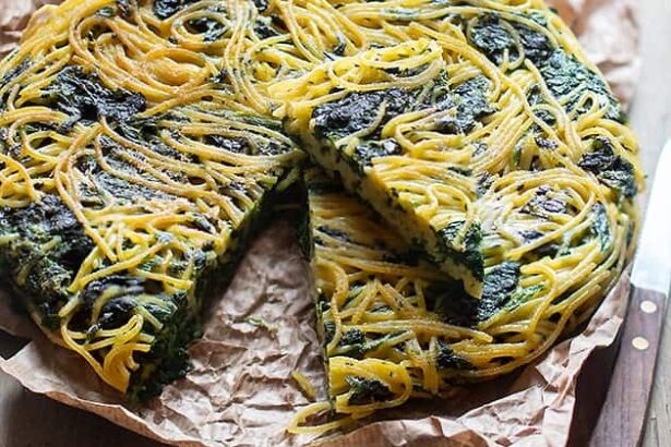 Frittata di pasta e verdure - Ricetta di Tavolartegusto