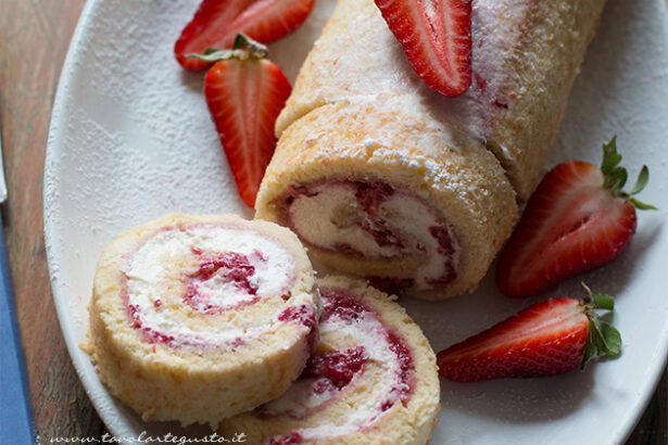 Rotolo alle fragole - Ricetta di Tavolartegusto