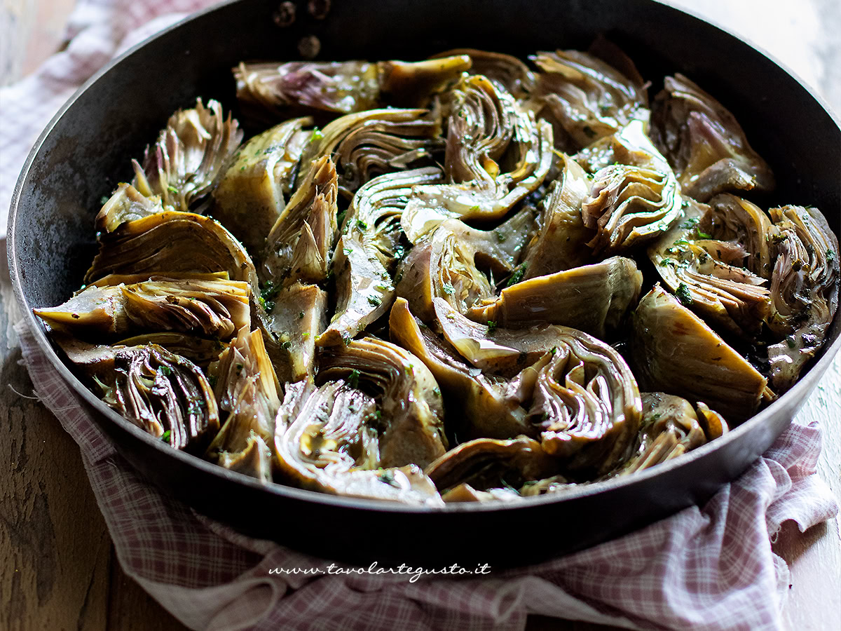 carciofi stufati in padella