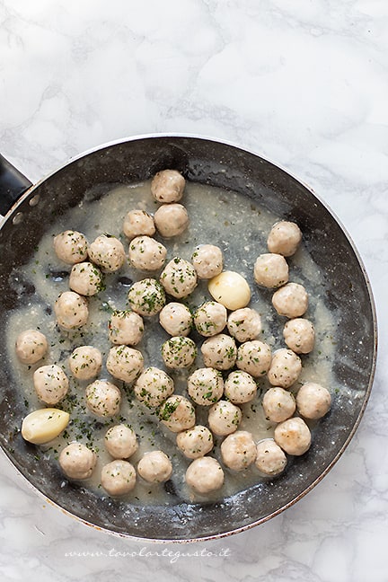 cuocere le polpette di carne con crema al limone - Ricetta di Tavolartegusto