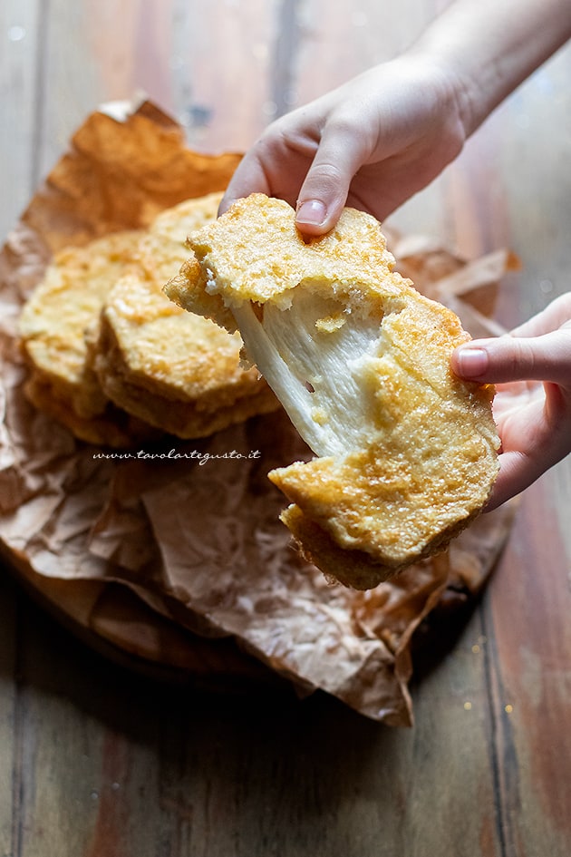 Mozzarella in carrozza - - Ricetta di Tavolartegusto