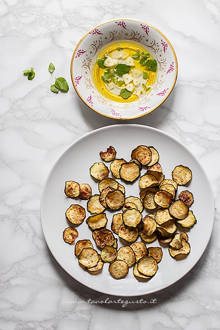 come fare le zucchine alla scapece - Ricetta di Tavolartegusto