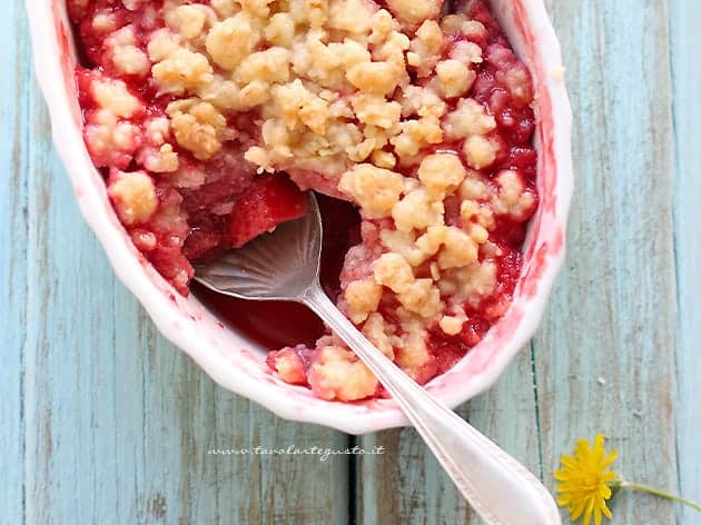 Crumble di fragole - - Ricetta di Tavolartegusto