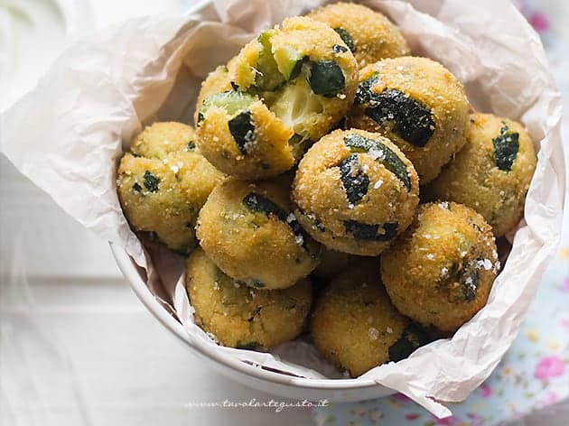 Polpette di zucchine - Ricetta di Tavolartegusto