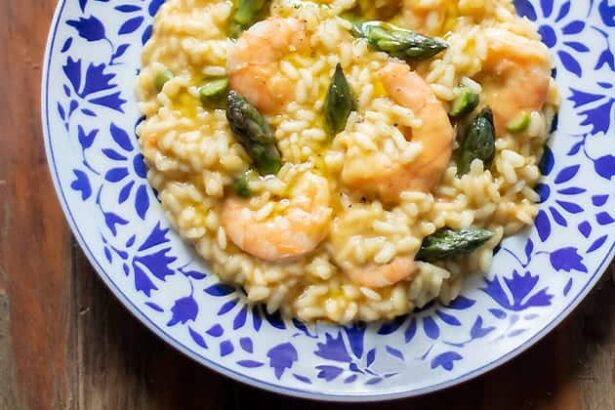 Risotto asparagi e gamberetti - Ricetta di Tavolartegusto