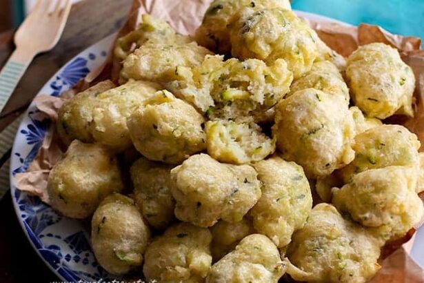 Frittelle di zucchine - Ricetta di Tavolartegusto