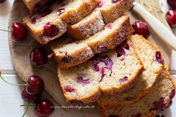 Plumcake alle ciliegie - Ricetta di Tavolartegusto