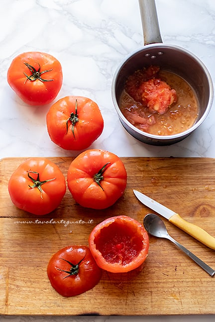 come fare i pomodori ripieni - Ricetta di Tavolartegusto