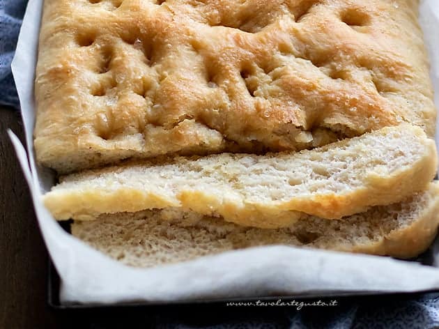 Focaccia allo yogurt - Ricetta di Tavolartegusto