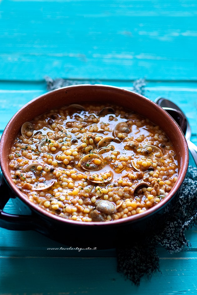 Fregola con arselle