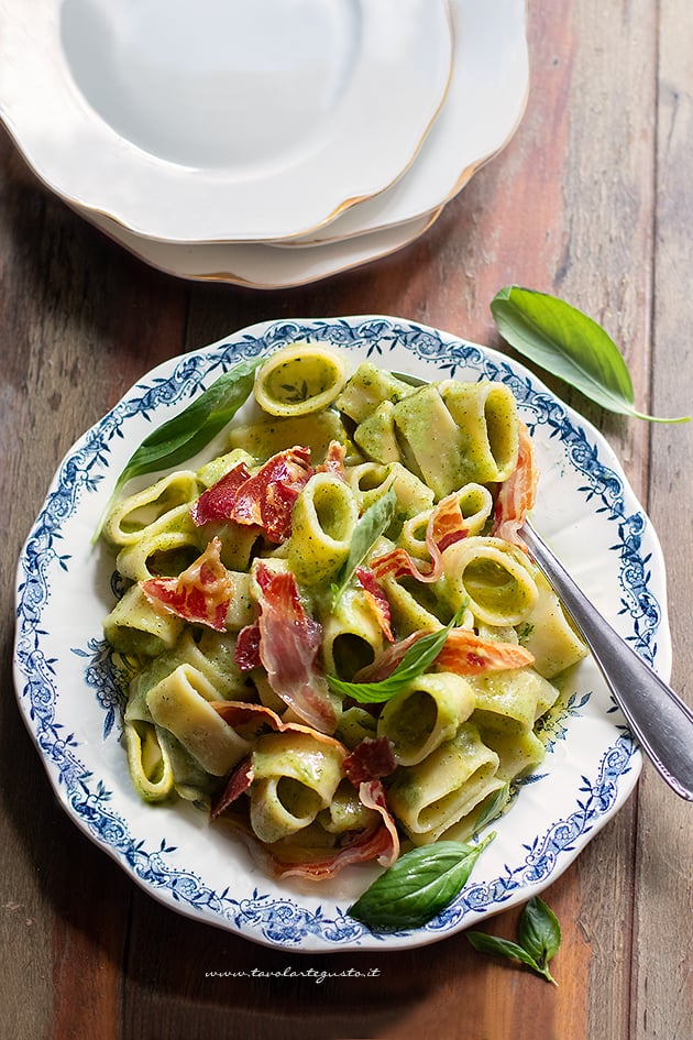 Pasta con crema di zucchine