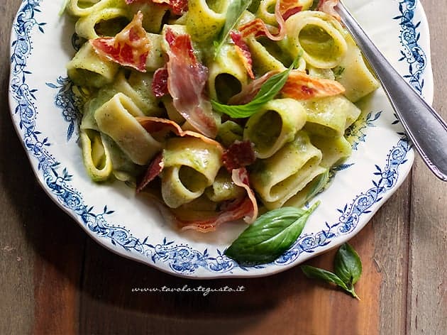 Pasta con crema di zucchine