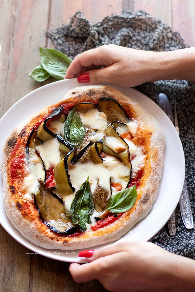 Pizza con melanzane alla parmigiana