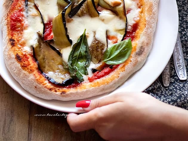 Pizza con melanzane alla parmigiana