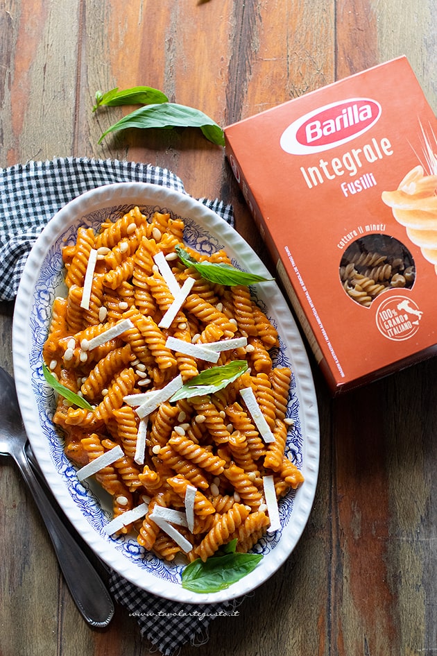 Pasta integrale con crema di peperoni - Ricetta di Tavolartegusto