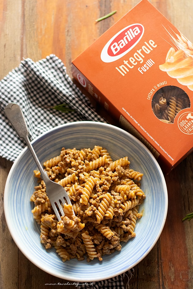 pasta con ragù di carne e zucca