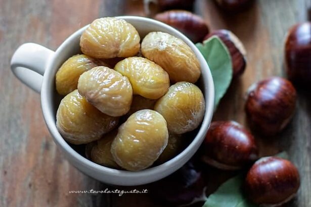 Castagne bollite - lessate - Ricetta di Tavolartegusto