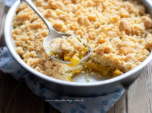 Crumble di zucca - Ricetta di Tavolartegusto