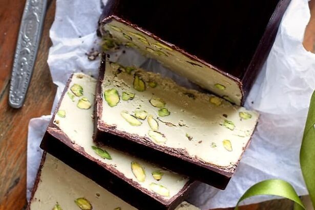 Torrone al pistacchio - Ricetta di Tavolartegusto