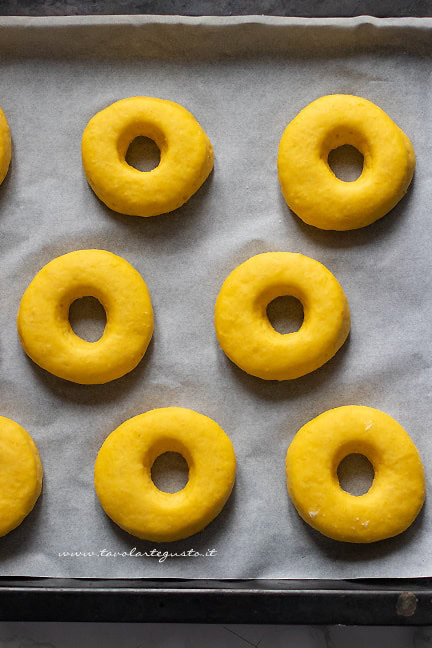 ciambelle alla zucca pronte da cuocere - Ricetta di Tavolartegusto