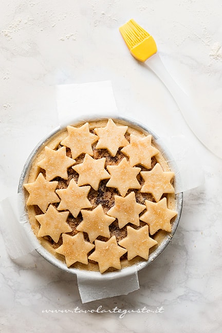 Crostata di frutta secca pronta da cuocere