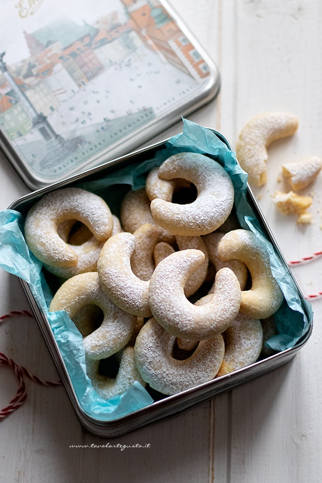 Vanillekipferl biscotti alla vaniglia