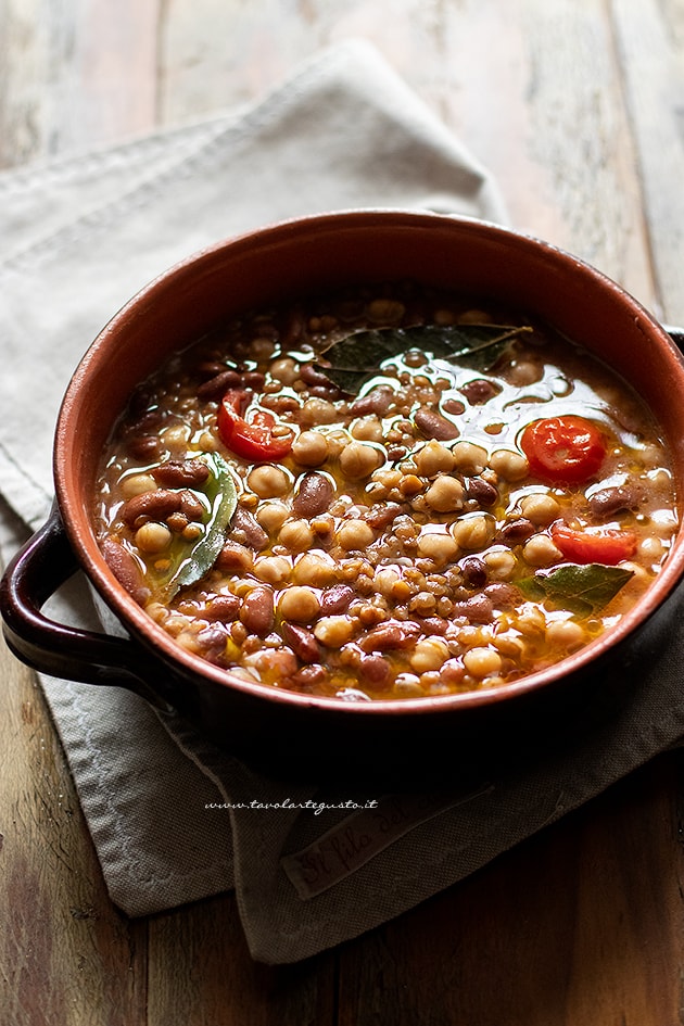 Zuppa di legumi - Ricetta di Tavolartegusto