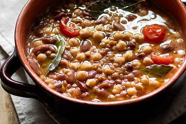 Zuppa di legumi - Ricetta di Tavolartegusto