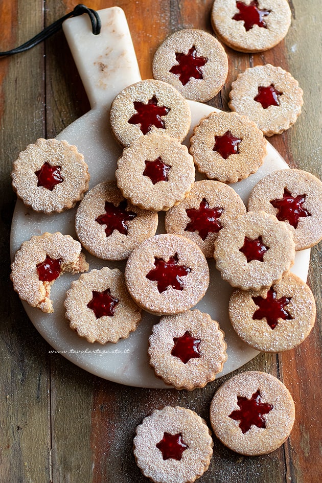 Biscotti Linzer cookies