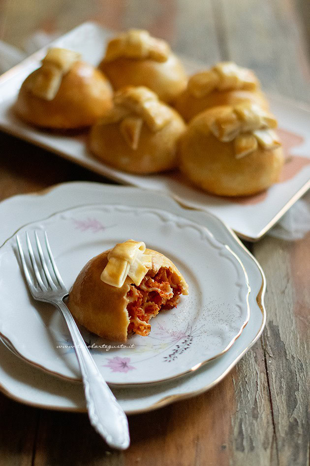 Timballini di pasta - Ricetta di Tavolartegusto