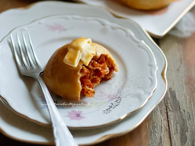 Timballini di pasta - Ricetta di Tavolartegusto