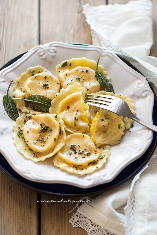 Tortelli di patate - Ravioli di patate - Ricetta di Tavolartegusto