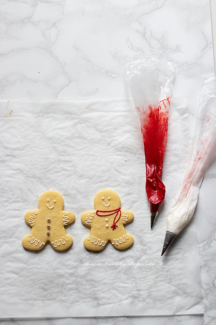 come decorare i biscotti di natale