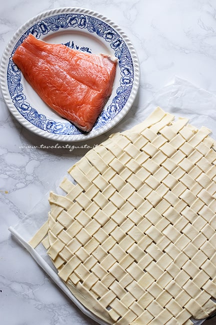 come fare il salmone in crosta - Ricetta di Tavolartegusto