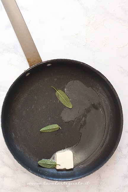 condire i tortelli di patate con burro e salvia - Ricetta di Tavolartegusto