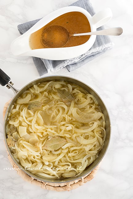 come fare la zuppa di cipolle