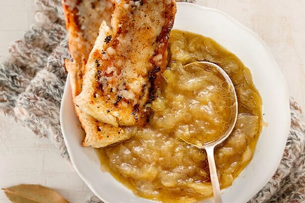 zuppa di cipolle - Ricetta di Tavolartegusto