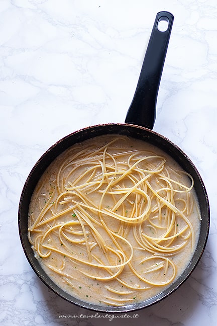 come risottare le linguine agli scampi - Ricetta di Tavolartegusto