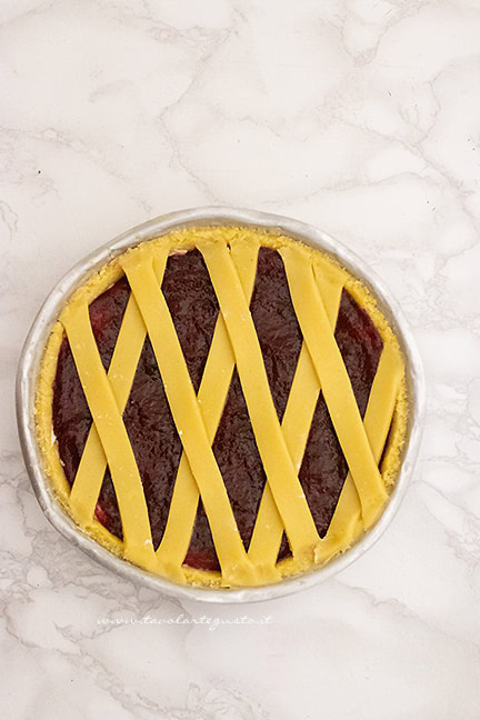 farcire la crostata ricotta e marmellata