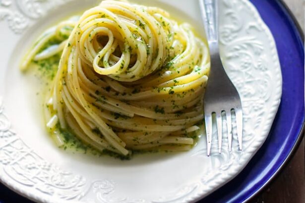 spaghetti aglio olio e peperoncino - Ricetta di Tavolartegusto
